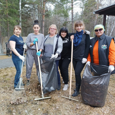 Сотрудники тюменского Росреестра приняли участие  в «Экологическом десанте»